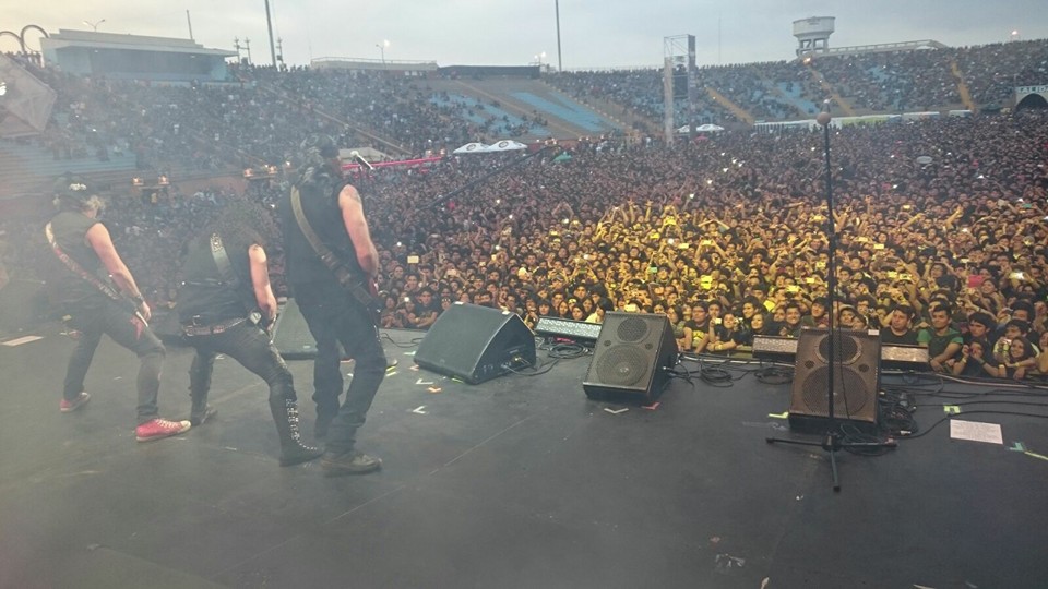Mägo de Oz cierra su ciclo de directos en Latinoamérica en el Festival peruano “VIVO X EL ROCK” ante 50.000 personas