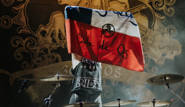 Bienvenida de vuelta a casa! Chile de Oz recupera su bandera histórica!