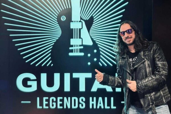 La icónica guitarra de Jorge Salán se une a la exposición del Museo del Rock de Barcelona